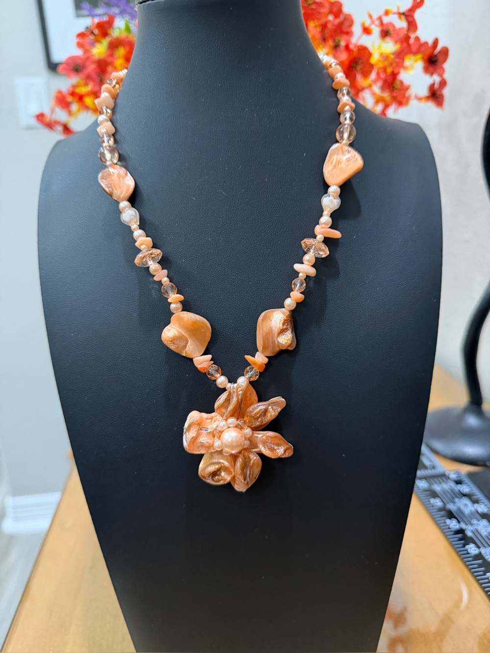 Vintage Mother of Pearl Flower Necklace Golden Honey Nacre Shell Hand Wired MOP